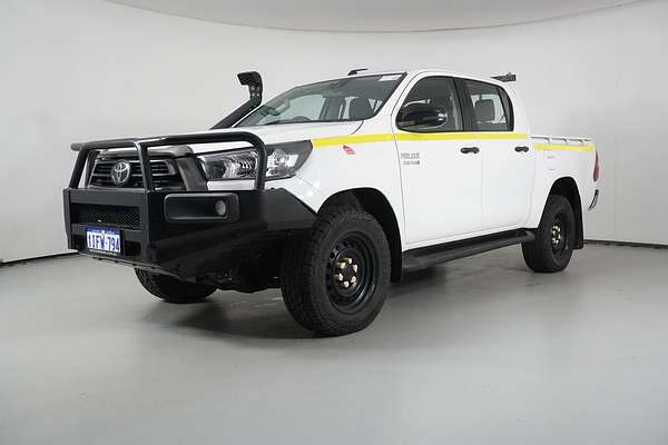 2020 Toyota HILUX SR (4x4) GUN126R FACELIFT 4X4
