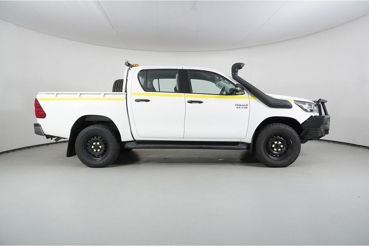 2020 Toyota HILUX SR (4x4) GUN126R FACELIFT 4X4