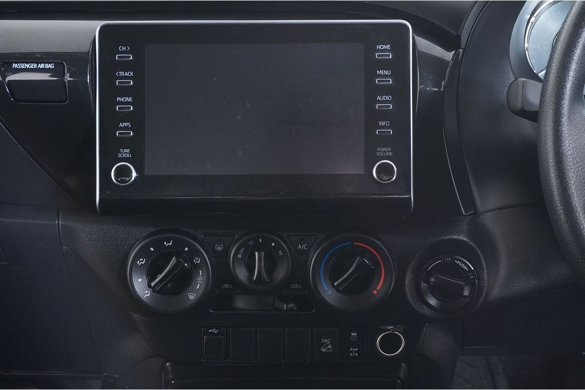 2020 Toyota HILUX SR (4x4) GUN126R FACELIFT 4X4