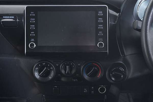 2020 Toyota HILUX SR (4x4) GUN126R FACELIFT 4X4