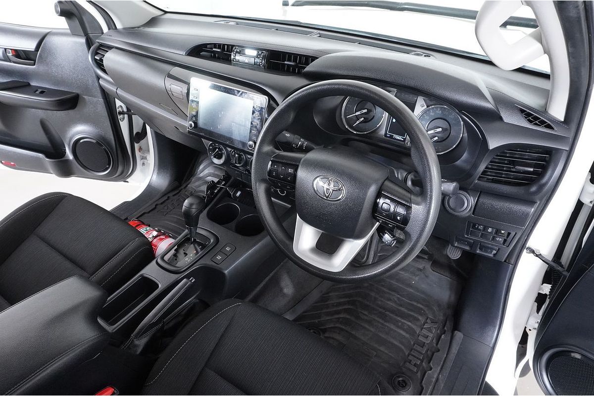 2020 Toyota HILUX SR (4x4) GUN126R FACELIFT 4X4
