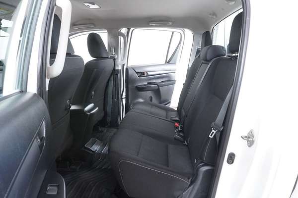2020 Toyota HILUX SR (4x4) GUN126R FACELIFT 4X4