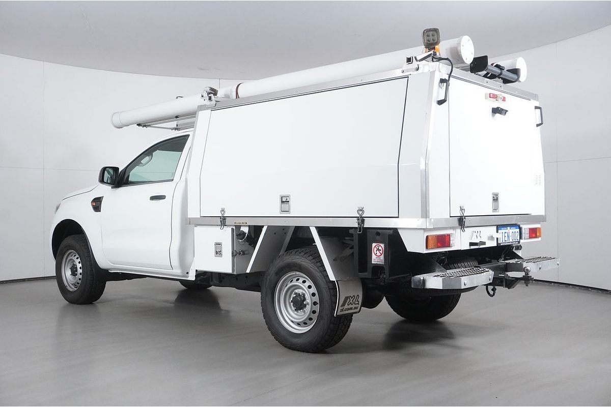 Vehicle photo 5