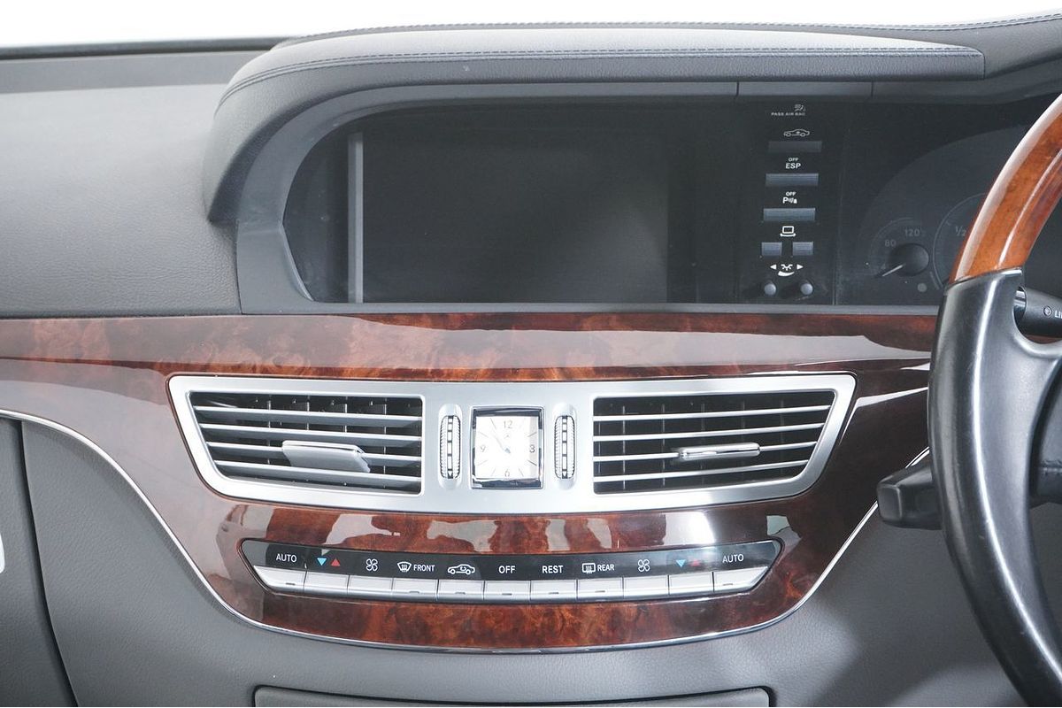 2007 Mercedes-Benz S350  221