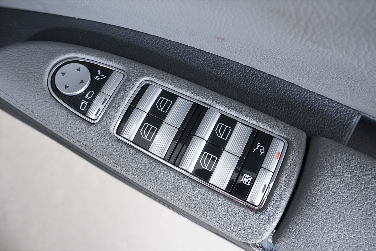 2007 Mercedes-Benz S350  221