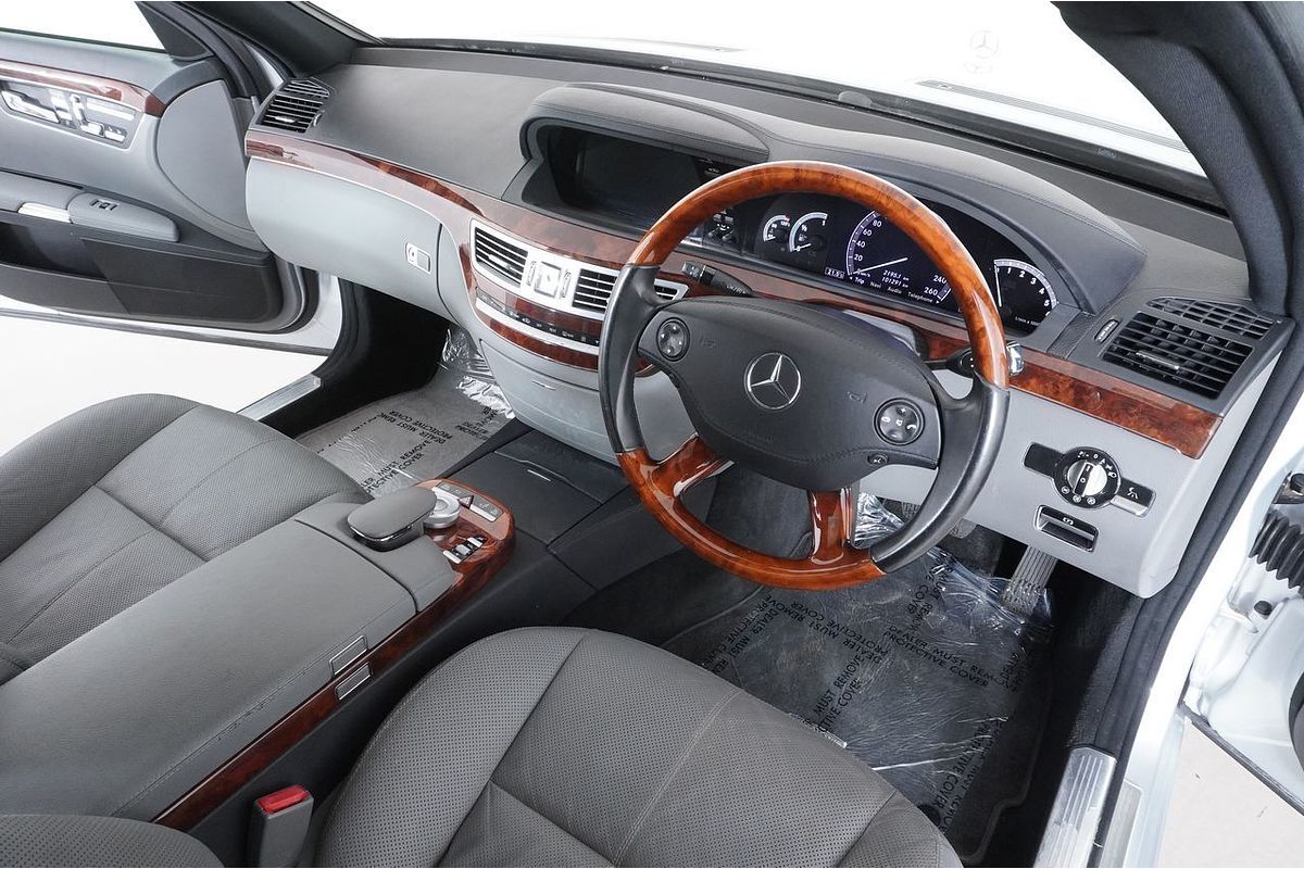 2007 Mercedes-Benz S350  221