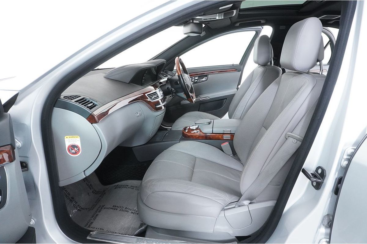 2007 Mercedes-Benz S350  221