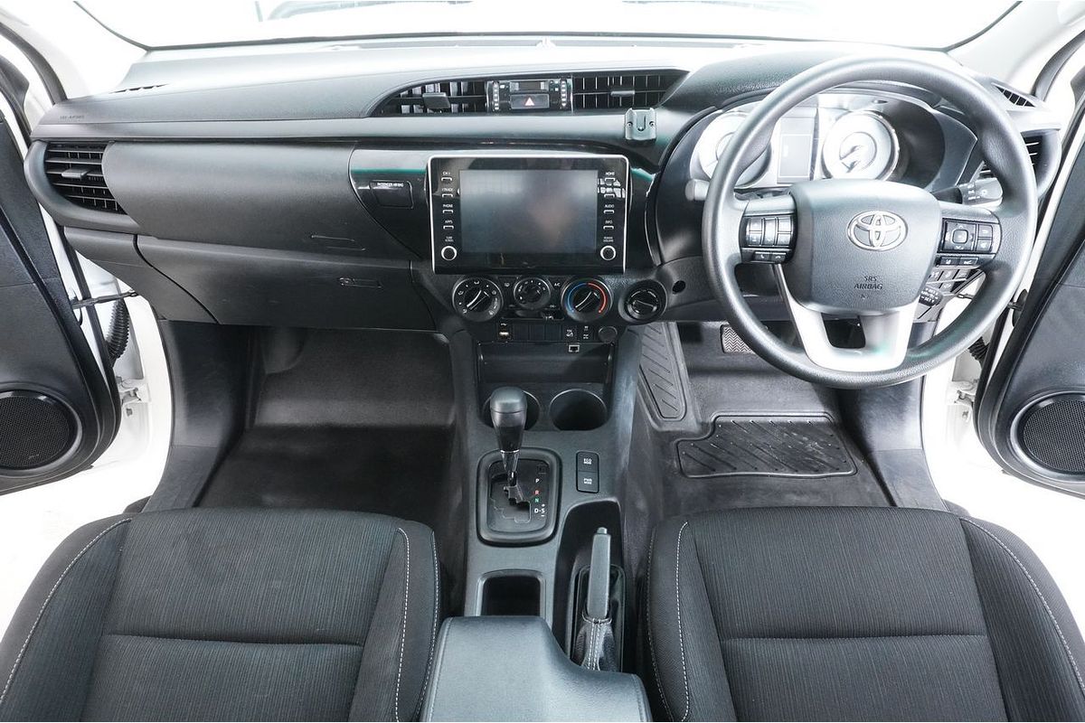 2021 Toyota HILUX SR (4x4) GUN126R FACELIFT 4X4
