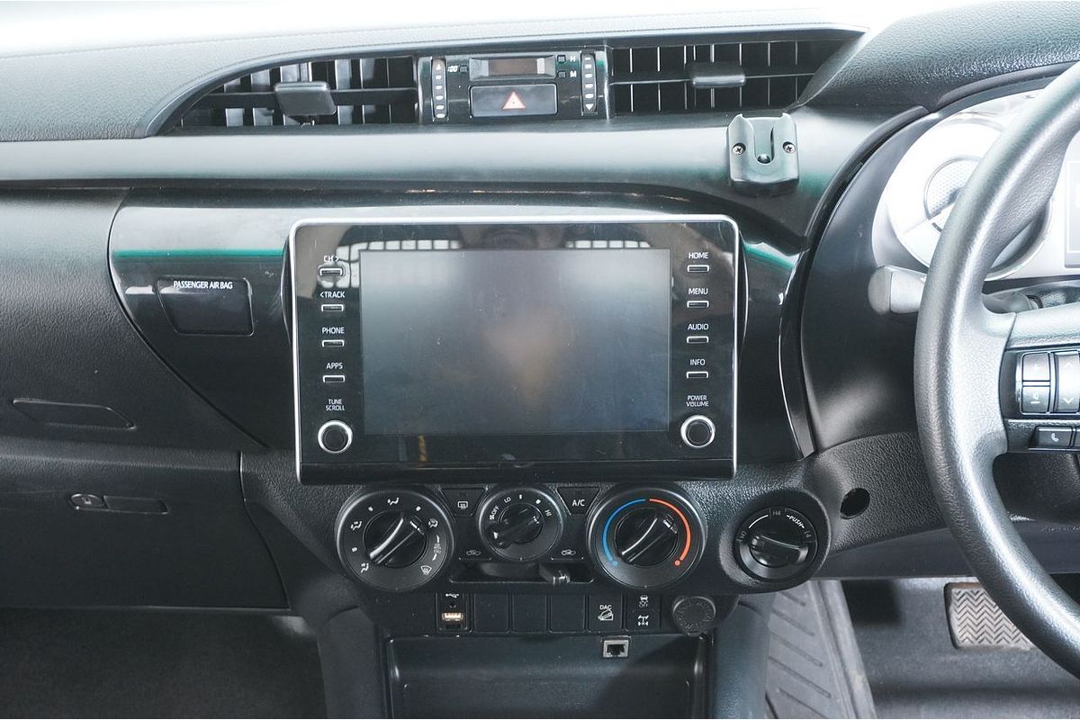 2021 Toyota HILUX SR (4x4) GUN126R FACELIFT 4X4