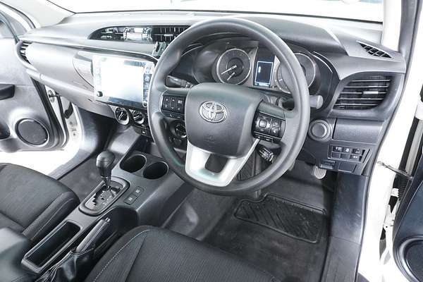 2021 Toyota HILUX SR (4x4) GUN126R FACELIFT 4X4