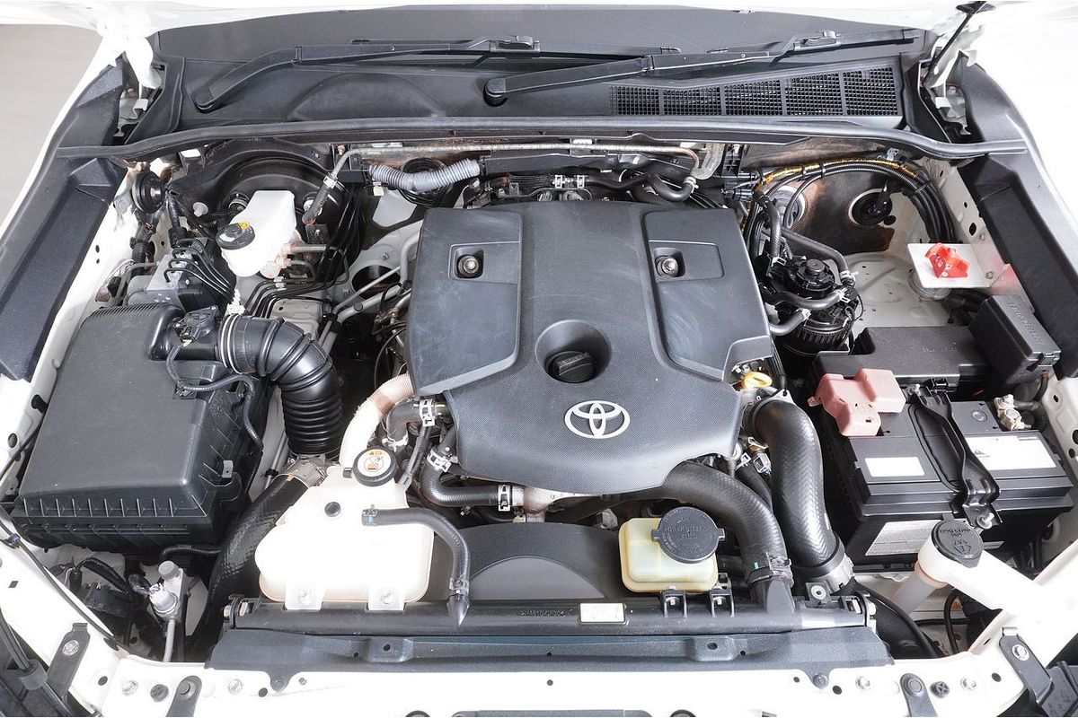 2021 Toyota HILUX SR (4x4) GUN126R FACELIFT 4X4