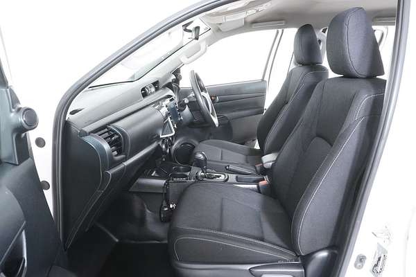2021 Toyota HILUX SR (4x4) GUN126R 4X4