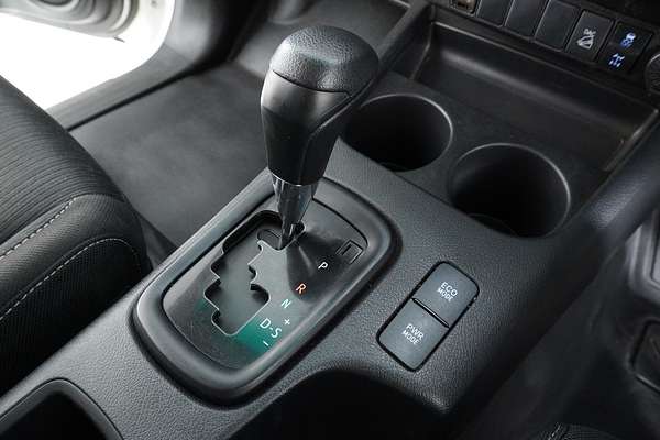 2021 Toyota HILUX SR (4x4) GUN126R FACELIFT 4X4