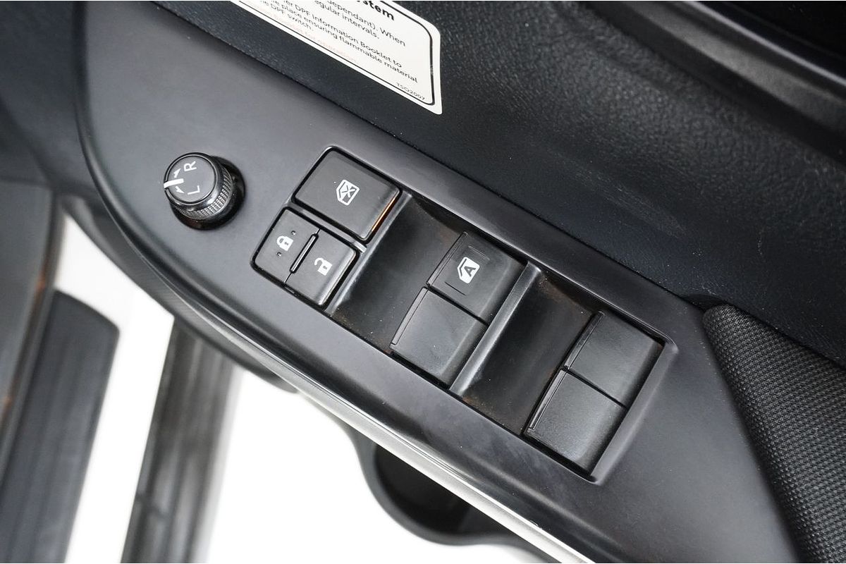 2021 Toyota HILUX SR (4x4) GUN126R FACELIFT 4X4