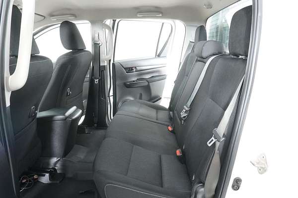 2021 Toyota HILUX SR (4x4) GUN126R FACELIFT 4X4