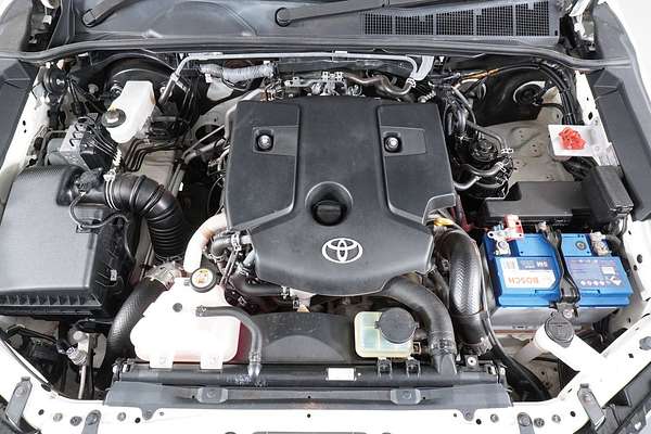 2021 Toyota HILUX SR (4x4) GUN126R FACELIFT 4X4