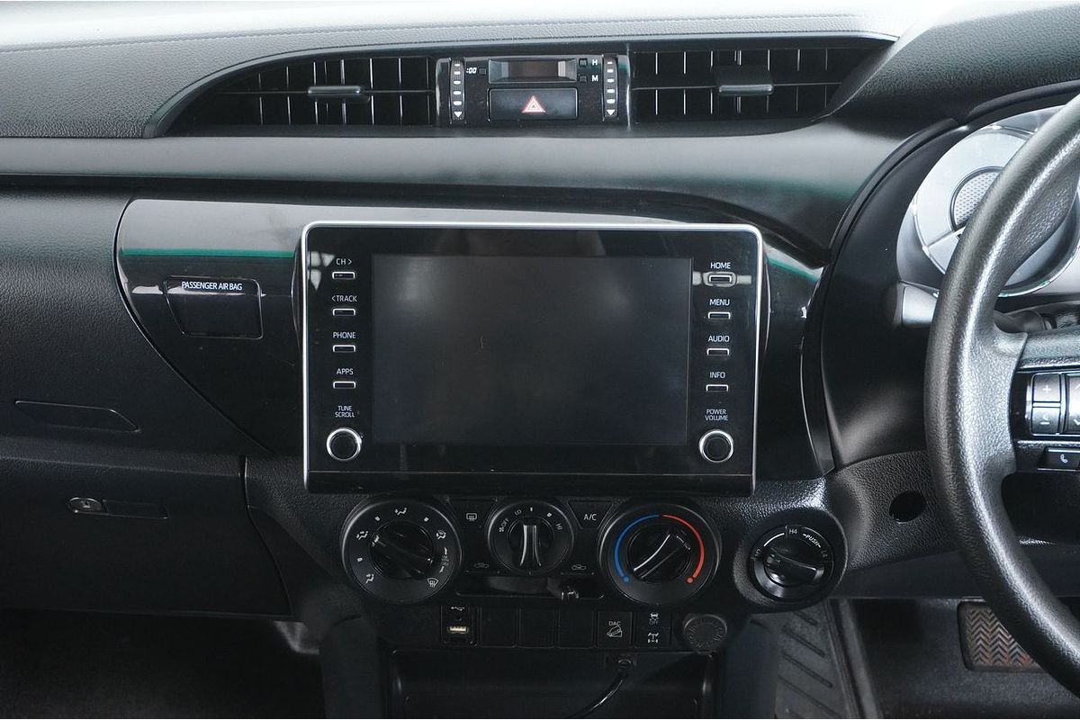 2021 Toyota HILUX SR (4x4) GUN126R FACELIFT 4X4