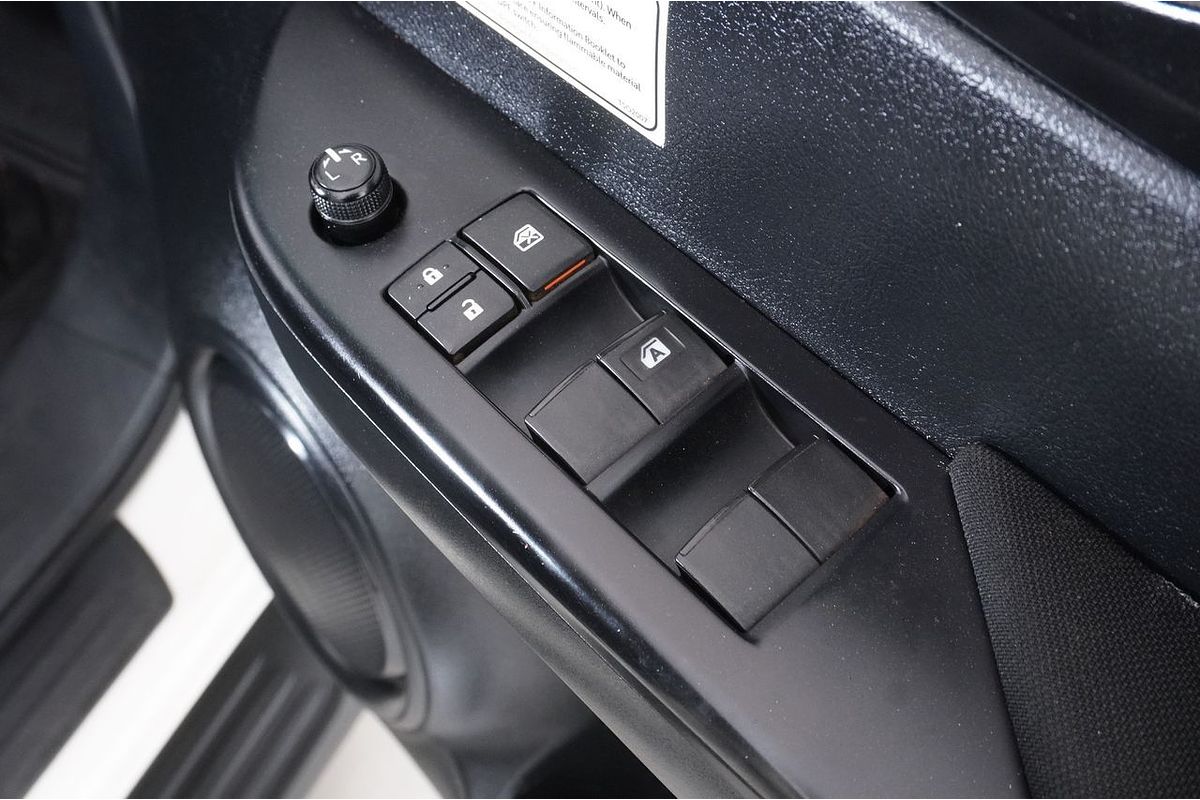 2021 Toyota HILUX SR (4x4) GUN126R FACELIFT 4X4