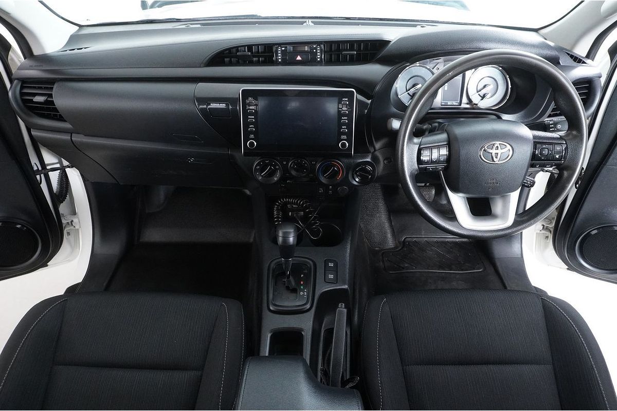 2021 Toyota HILUX SR (4x4) GUN126R FACELIFT 4X4