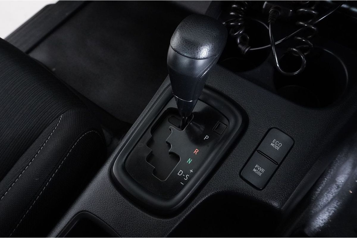 2021 Toyota HILUX SR (4x4) GUN126R FACELIFT 4X4