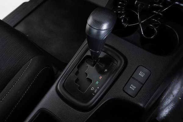 2021 Toyota HILUX SR (4x4) GUN126R FACELIFT 4X4