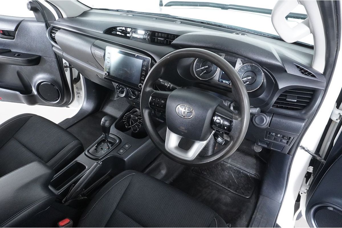 2021 Toyota HILUX SR (4x4) GUN126R FACELIFT 4X4
