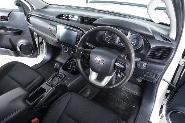 2021 Toyota HILUX SR (4x4) GUN126R FACELIFT 4X4