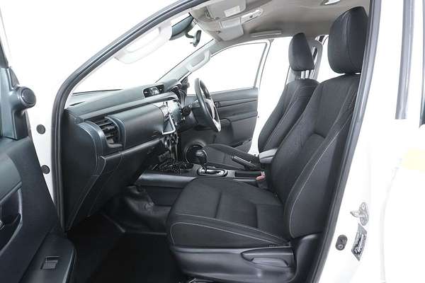 2021 Toyota HILUX SR (4x4) GUN126R FACELIFT 4X4