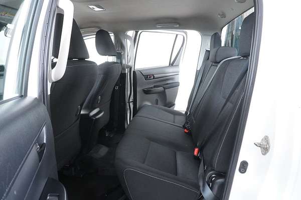 2021 Toyota HILUX SR (4x4) GUN126R FACELIFT 4X4