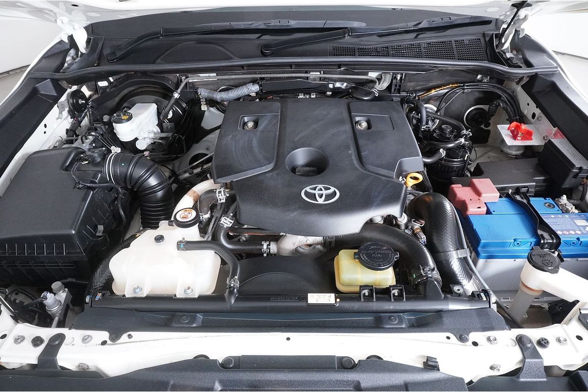 2021 Toyota HILUX SR (4x4) GUN126R FACELIFT 4X4