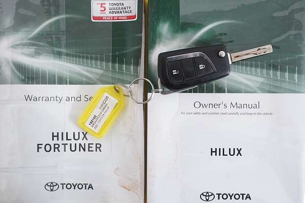2021 Toyota HILUX SR (4x4) GUN126R FACELIFT 4X4