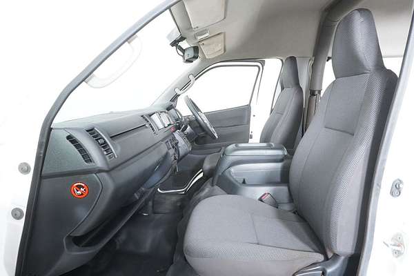 2018 Toyota Hiace Commuter KDH223R MY16