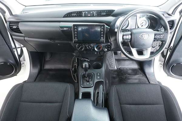 2021 Toyota HILUX SR (4x4) GUN126R FACELIFT 4X4