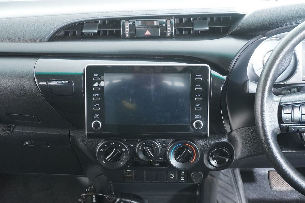 2021 Toyota HILUX SR (4x4) GUN126R FACELIFT 4X4