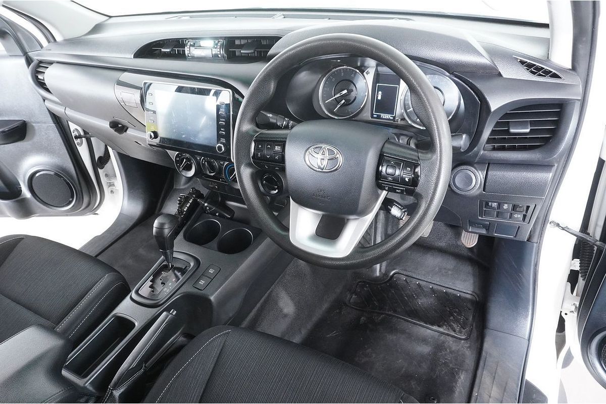 2021 Toyota HILUX SR (4x4) GUN126R FACELIFT 4X4