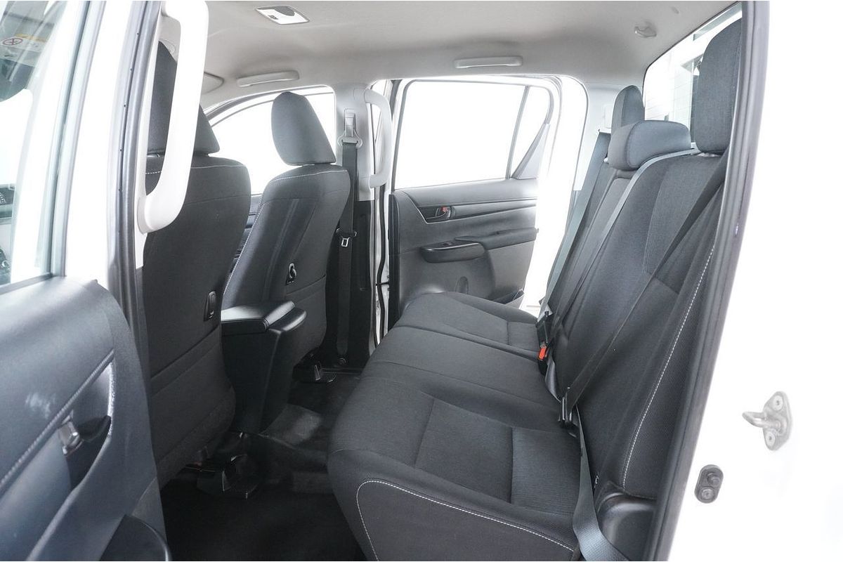 2021 Toyota HILUX SR (4x4) GUN126R FACELIFT 4X4