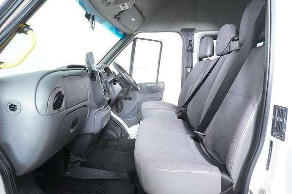 2005 Ford TRANSIT 12 SEAT VJ