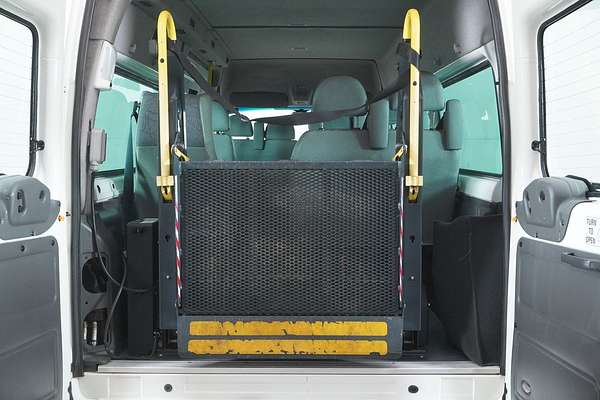 2005 Ford TRANSIT 12 SEAT VJ