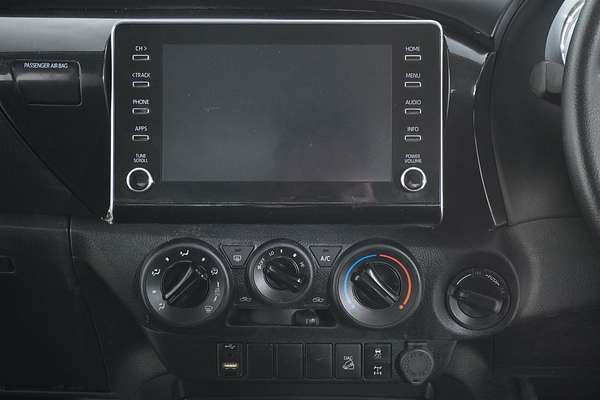 2021 Toyota HILUX SR (4x4) GUN126R FACELIFT 4X4