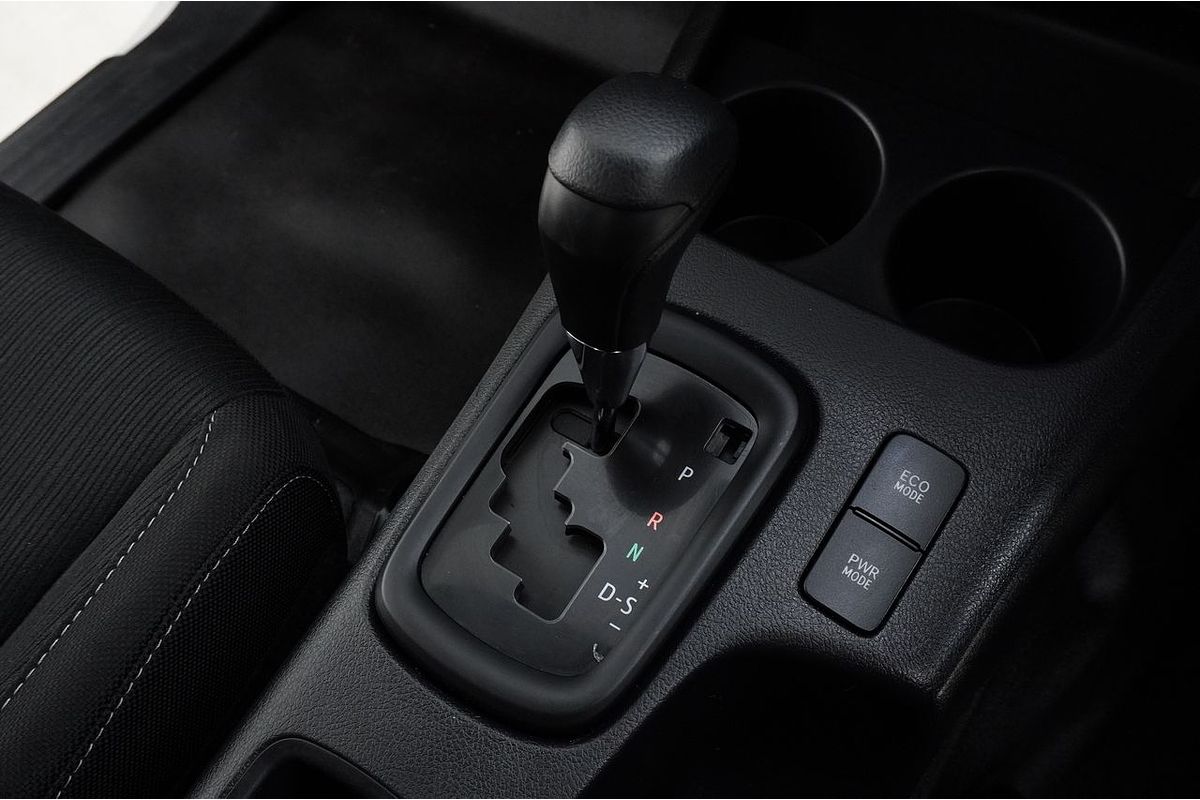 2021 Toyota HILUX SR (4x4) GUN126R FACELIFT 4X4
