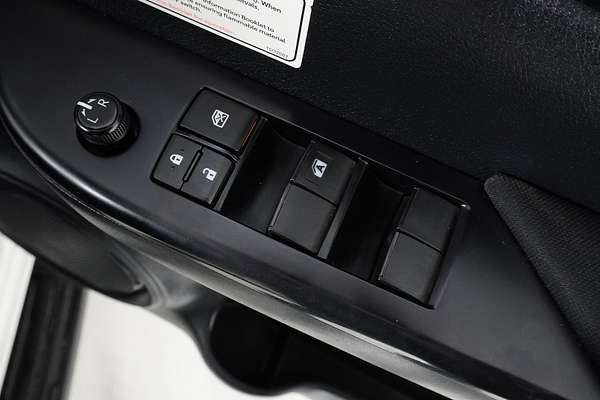 2021 Toyota HILUX SR (4x4) GUN126R FACELIFT 4X4