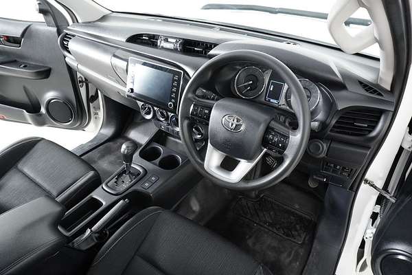 2021 Toyota HILUX SR (4x4) GUN126R FACELIFT 4X4