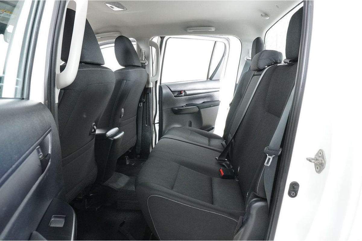 2021 Toyota HILUX SR (4x4) GUN126R FACELIFT 4X4