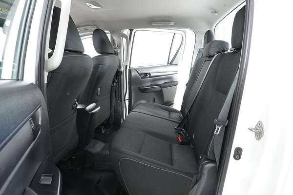 2021 Toyota HILUX SR (4x4) GUN126R FACELIFT 4X4