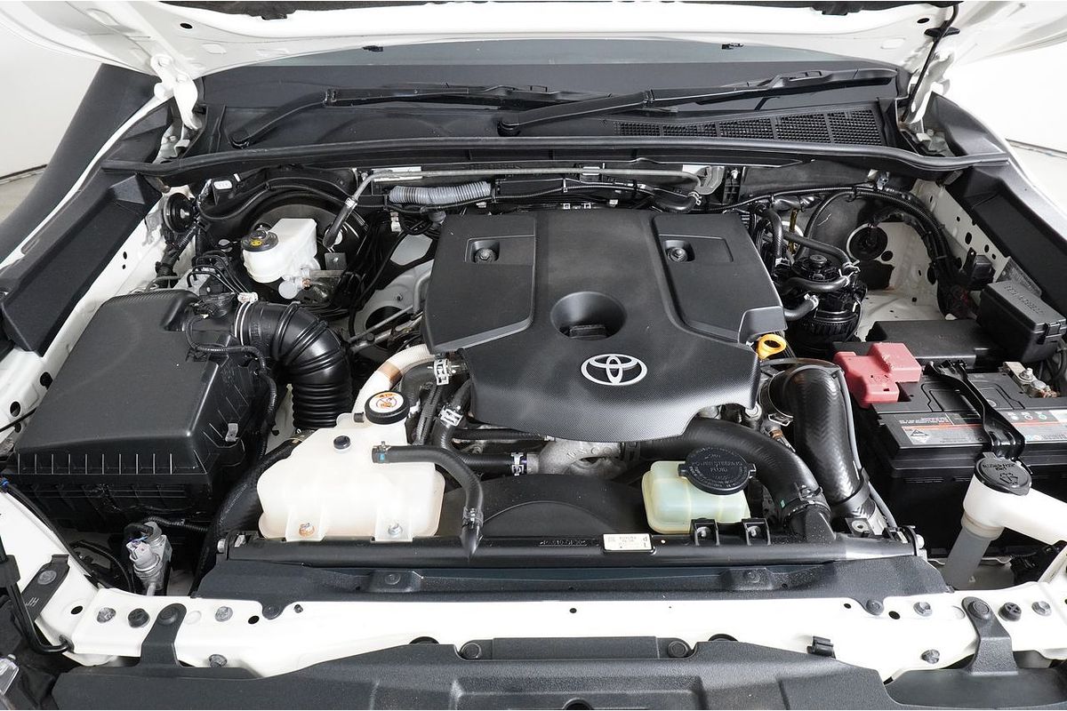 2021 Toyota HILUX SR (4x4) GUN126R FACELIFT 4X4