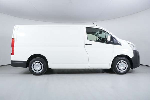 2024 Toyota Hiace GDH300R
