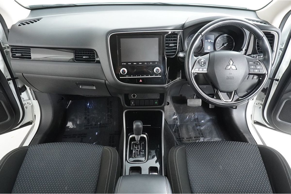 Vehicle photo 9