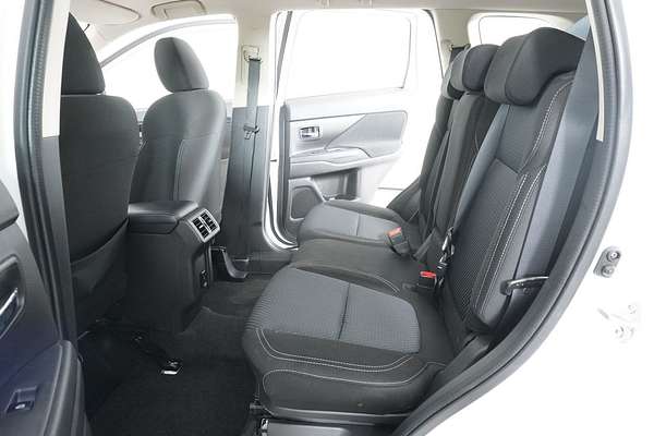 2021 Mitsubishi OUTLANDER ES 7 SEAT (2WD) ZL MY21