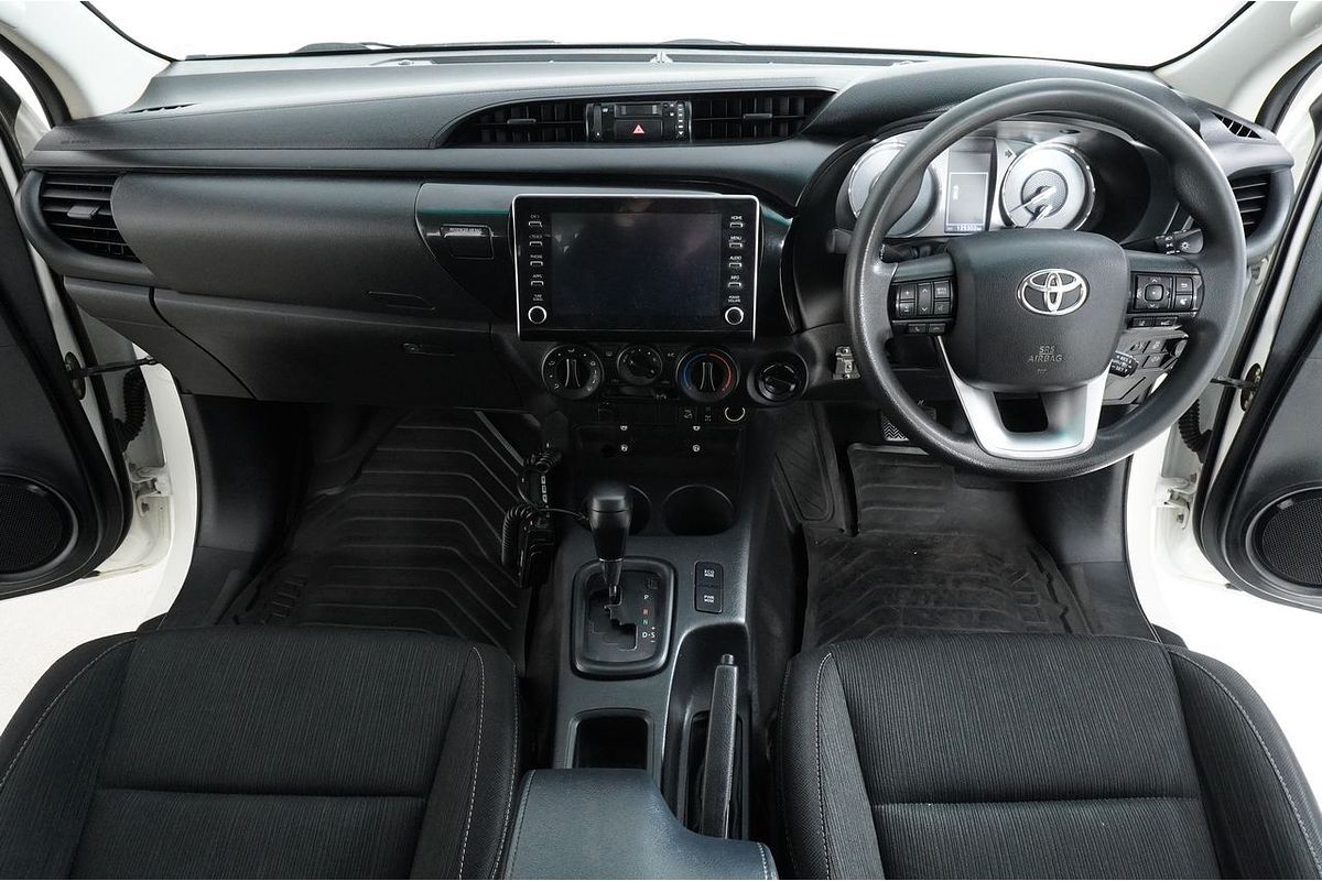 2021 Toyota HILUX SR (4x4) GUN126R 4X4