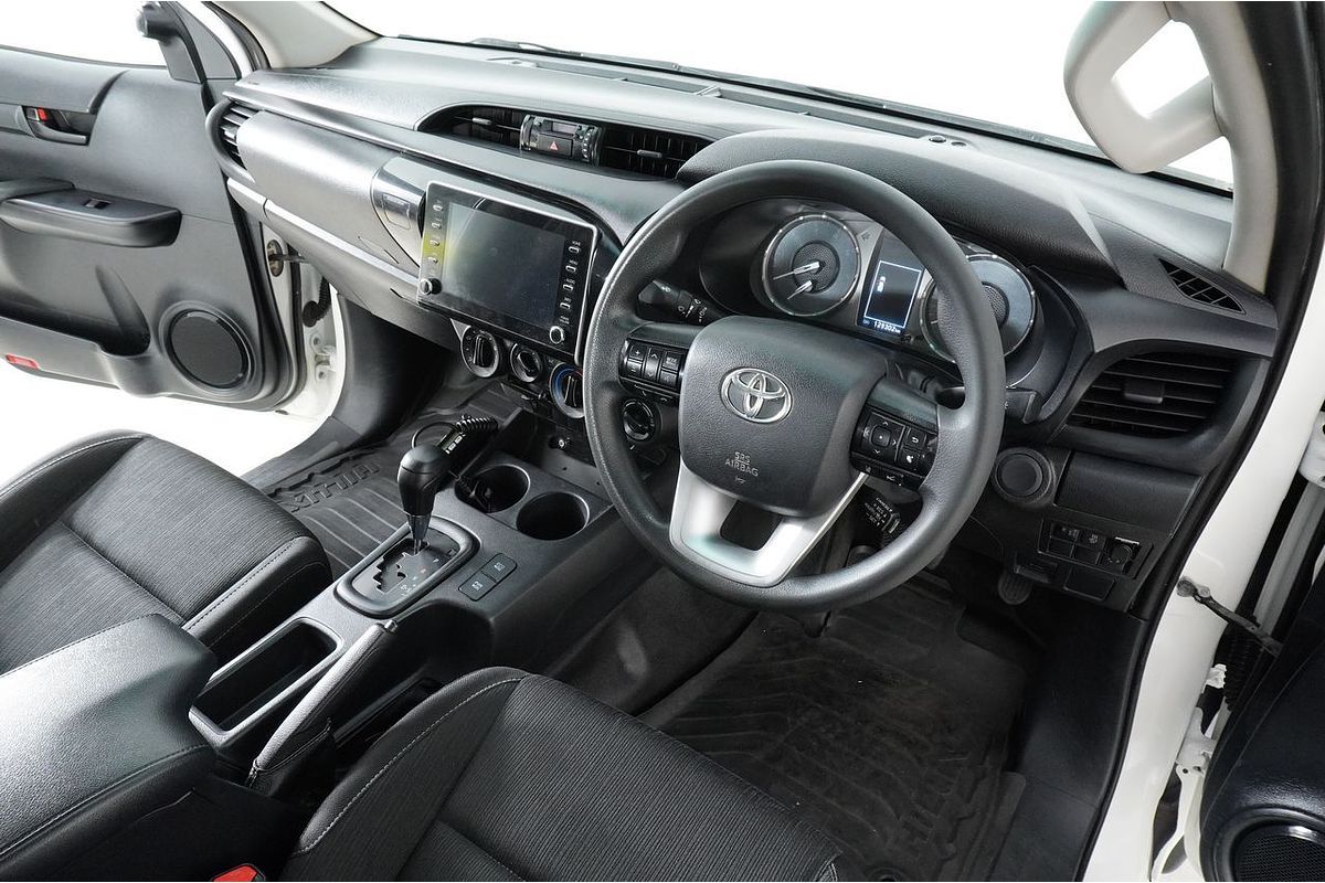 2021 Toyota HILUX SR (4x4) GUN126R 4X4
